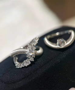 2025 European American Retro High-End Silver Brushed Sparkling Diamond Cross Ring for Women - Versatile Fashion Accessory