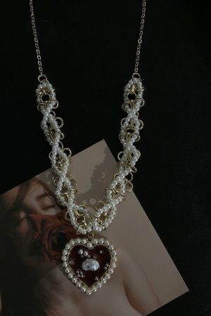 2025 French Braided Pearl Heart Necklace for Women - Versatile Clavicle Chain, Trendy INS Style Jewelry