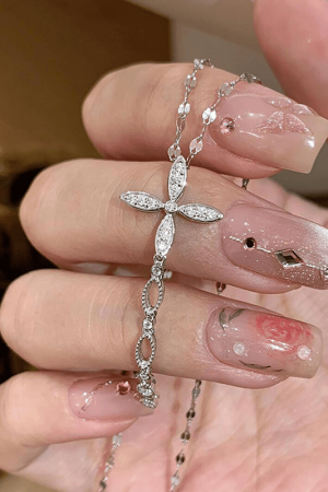 2025 High-End Cross Four-Leaf Flower Necklace for Women - Light Luxury Clavicle Chain, Exquisite Neck Accessory