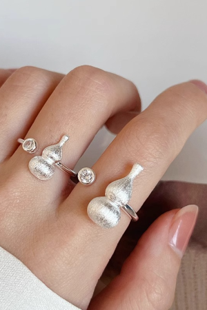 2025 Minimalist S925 Pure Silver Brushed Gourd Ring for Women, Light Luxury High-End Design, Unique Niche Style