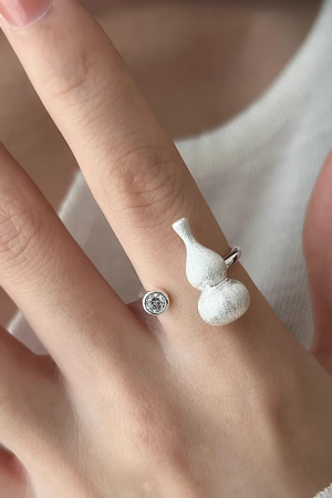 2025 Minimalist S925 Pure Silver Brushed Gourd Ring for Women, Light Luxury High-End Design, Unique Niche Style