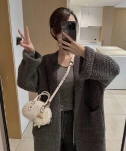 2025 New Style Embossed Cross Retro Bowling Bag for Women, Niche Design Shoulder Crossbody Small Handbag