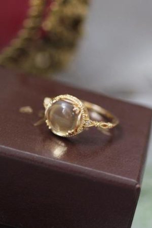 2025 New Yellow Crystal Egg Face Open Finger Ring for Women - Exquisite High-End Fashion Jewelry, Versatile Niche Design