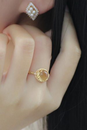 2025 New Yellow Crystal Egg Face Open Finger Ring for Women - Exquisite High-End Fashion Jewelry, Versatile Niche Design