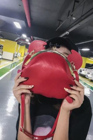 2025 Niche Design Shoulder Crossbody Bag - Cute Red Crab with Unique Ear Clip Closure, Trendy Fashion Accessory