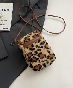 2025 Spring Summer Women's Versatile Fluffy Leopard Print Lamb Wool Shoulder Crossbody Bag