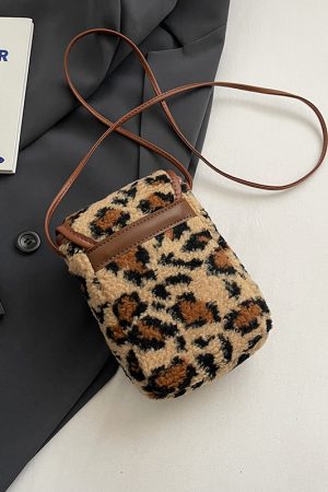 2025 Spring Summer Women's Versatile Fluffy Leopard Print Lamb Wool Shoulder Crossbody Bag