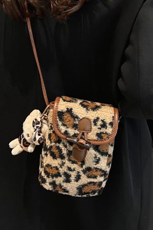 2025 Spring Summer Women's Versatile Fluffy Leopard Print Lamb Wool Shoulder Crossbody Bag