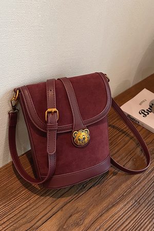 2025 Spring/Summer Ladies Retro Crossbody Bucket Bag - Korean Style Minimalist Artistic Commuter Small Bag
