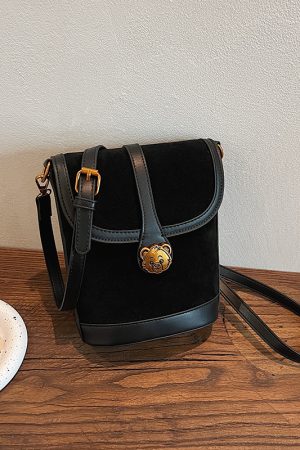 2025 Spring/Summer Ladies Retro Crossbody Bucket Bag - Korean Style Minimalist Artistic Commuter Small Bag