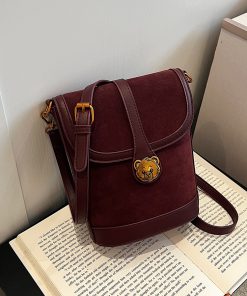 2025 Spring/Summer Ladies Retro Crossbody Bucket Bag - Korean Style Minimalist Artistic Commuter Small Bag