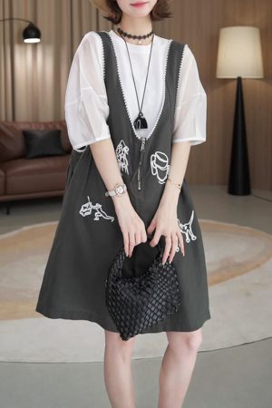 2025 Summer Short Sleeve Embroidered Top & Suspender Pants Set for Petite Women - Korean Style Two-Piece Trendy Outfit