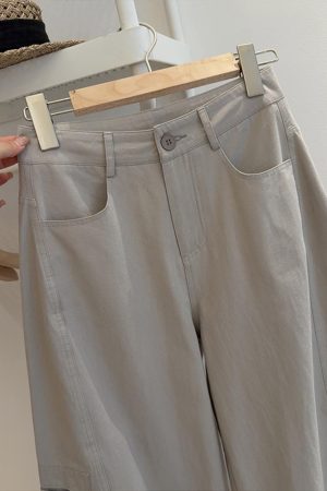 2025 Summer Solid Color Minimalist Loose Draped Casual Shorts for Effortless Everyday Style