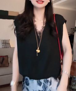 2025 Summer Solid Color V-Neck Lace Splicing Sleeveless T-Shirt for Girls - Trendy Age-Reducing Fashion Top