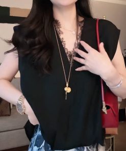 2025 Summer Solid Color V-Neck Lace Splicing Sleeveless T-Shirt for Girls - Trendy Age-Reducing Fashion Top