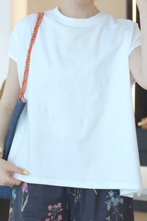 2025 Summer Women's Round Neck White Short Sleeve T-Shirt, Chic Slimming Design, Versatile Fashion Top for Effortless Style