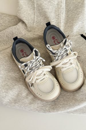2025 Summer Women's Versatile Mesh Board Shoes - Trendy Breathable White Sneakers for Niche Street Style
