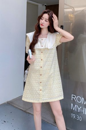 2025 Summer Women's Vintage Lace Patchwork Hollowed-Out Dress - Unique French Style for a Sweet Wind Look