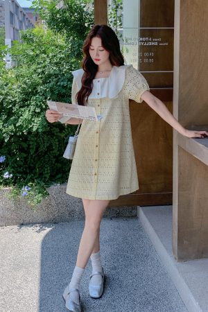 2025 Summer Women's Vintage Lace Patchwork Hollowed-Out Dress - Unique French Style for a Sweet Wind Look