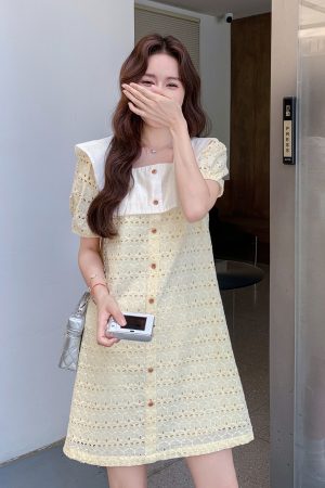 2025 Summer Women's Vintage Lace Patchwork Hollowed-Out Dress - Unique French Style for a Sweet Wind Look