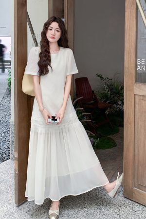 2025 Summer Women's White Patchwork Dress - High-End, Unique, Slimming Long Dress Inspired by French Design