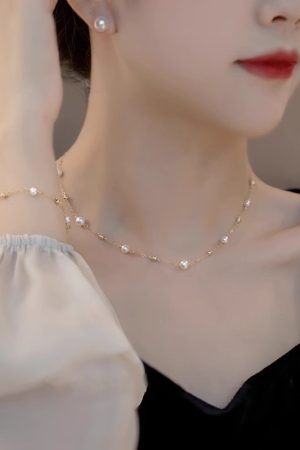 2025 Trendy Starry Sky Pearl Necklace for Women - Exquisite Light Luxury Collarbone Chain, High-End Fashion Jewelry