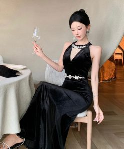 2025 Women's Evening Gown - High-End Long Golden Velvet Halter Dress for Banquets & Annual Meetings, Elegant & Sexy Style