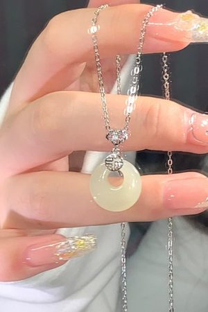 2025 Women's Lightweight Luxury Aesthetic Peace Buckle Necklace, High-End Chalcedony Pendant Clavicle Chain, Trendy Niche Design