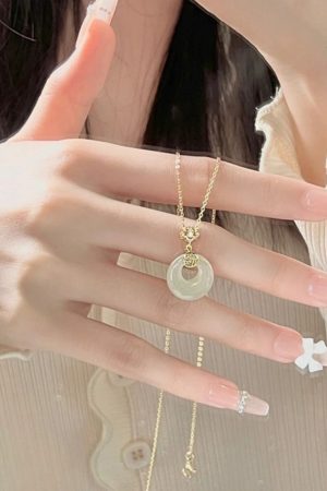 2025 Women's Lightweight Luxury Aesthetic Peace Buckle Necklace, High-End Chalcedony Pendant Clavicle Chain, Trendy Niche Design