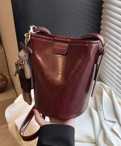 2025 Women's Retro Bucket Bag - Casual Crossbody Shoulder Style for Spring and Summer - Trendy Versatile Fashion Accessory