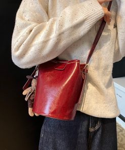 2025 Women's Retro Bucket Bag - Casual Crossbody Shoulder Style for Spring and Summer - Trendy Versatile Fashion Accessory