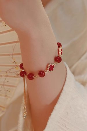2025 Year of the Dragon Red Agate Four-Leaf Clover Bracelet for Girls - Light Luxury Friendship Jewelry
