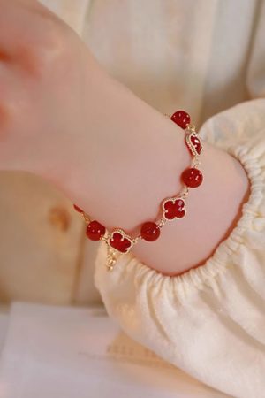 2025 Year of the Dragon Red Agate Four-Leaf Clover Bracelet for Girls - Light Luxury Friendship Jewelry