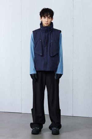 3D Pocket Padded Vest in Urban Style - Trendy Roaring Beast Design for Streetwear, Layering, and Casual Fashion