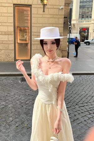 3D Strap V-neck Top T-shirt for Women, Versatile Socialite Style Heavy-Duty Vest, Chic Fashion Essential, Perfect for Y2K Looks