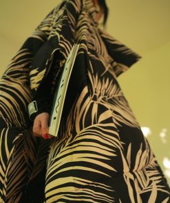 90s High-Design Printed Black Tea Cape Quilt Jacket - 90% White Duck Down, Stylish and Warm Outerwear for a Chic Look