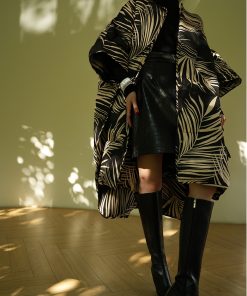 90s High-Design Printed Black Tea Cape Quilt Jacket - 90% White Duck Down, Stylish and Warm Outerwear for a Chic Look