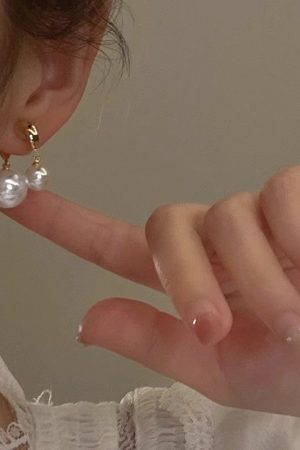 925 Silver Asymmetric Pearl Stud Earrings - Minimalist Versatile Fashion Accessories for Light Luxury Style
