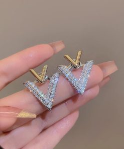 925 Silver Diamond Inlaid Letter V Earrings - Exquisite Minimalist Style, Fashionable Light Luxury Accessories