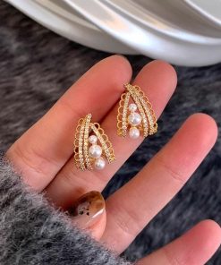 925 Silver Lace Pearl Stud Earrings - Minimalist Light Luxury Fashion Ear Accessories for Versatile Everyday Wear