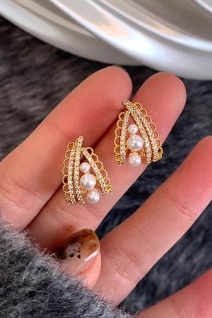 925 Silver Lace Pearl Stud Earrings - Minimalist Light Luxury Fashion Ear Accessories for Versatile Everyday Wear