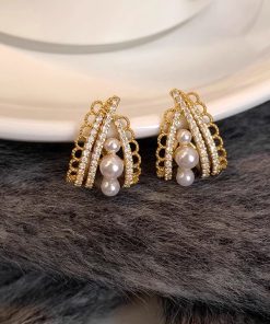 925 Silver Lace Pearl Stud Earrings - Minimalist Light Luxury Fashion Ear Accessories for Versatile Everyday Wear