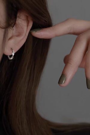 925 Silver MÃ¶bius Ear Hoops - Light Luxury Minimalist Earrings for Sleep & Everyday Wear - High-End Niche Design