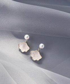 925 Silver Needle Cloud Pearl Earrings - Exquisite Minimalist Design, High-End Light Luxury Statement Jewelry