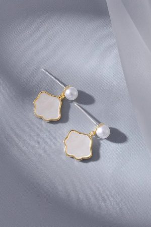 925 Silver Needle Cloud Pearl Earrings - Exquisite Minimalist Design, High-End Light Luxury Statement Jewelry