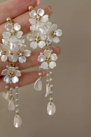 925 Silver Needle Pearl Flower Tassel Earrings - Exquisite Minimalist Style Ear Studs for Versatile Fashion - High-End Accessories