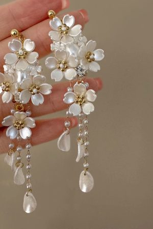 925 Silver Needle Pearl Flower Tassel Earrings - Exquisite Minimalist Style Ear Studs for Versatile Fashion - High-End Accessories