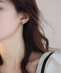 925 Silver Retro Green Heart Stud Earrings - High-End Niche Design, Trendy 2025 Jewelry for Unique Style