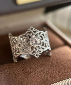 Adjustable Open Lace Ring for Women - 2025 European American Style Light Luxury Diamond Niche Design, High-End Versatile Fashion Accessory