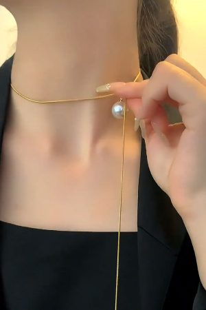 Adjustable Pull-Out Zircon Necklace - Light Luxury Minimalist Clavicle Chain, Trendy Niche Design for Versatile Style